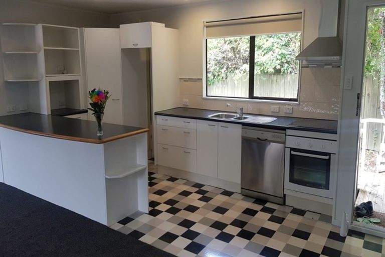 Photo of property in 56 Halberg Street, Glenfield, Auckland, 0629