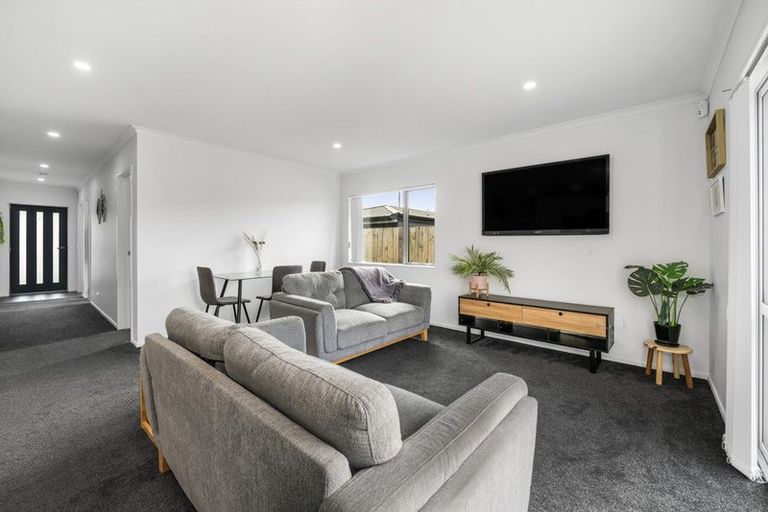 Photo of property in 4 Mokopapa Street, Takanini, 2112