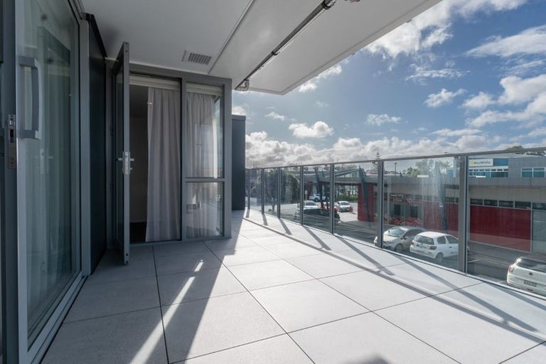 Photo of property in Bella Vista, 1g/84 Gunner Drive, Te Atatu Peninsula, Auckland, 0610