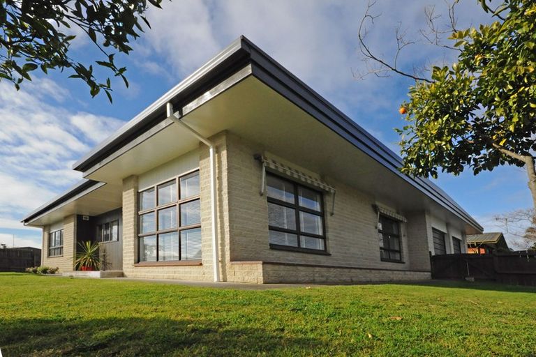 Photo of property in 36 Chester Street, Taradale, Napier, 4112