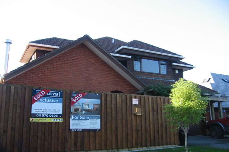 Photo of property in 2/17 Puriri Street, Woburn, Lower Hutt, 5010