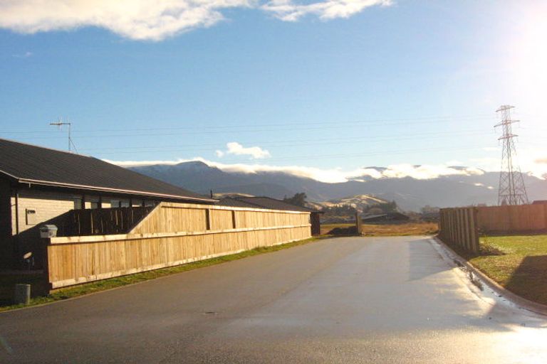 Photo of property in 12 Herries Lane, Lake Hayes, Queenstown, 9304