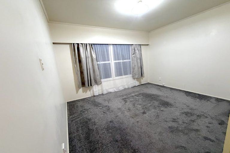 Photo of property in 2/3 Cheryl Place, Hillcrest, Auckland, 0627