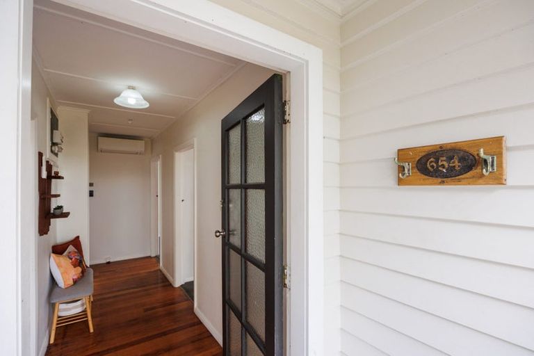 Photo of property in 654 Featherston Street, Roslyn, Palmerston North, 4414