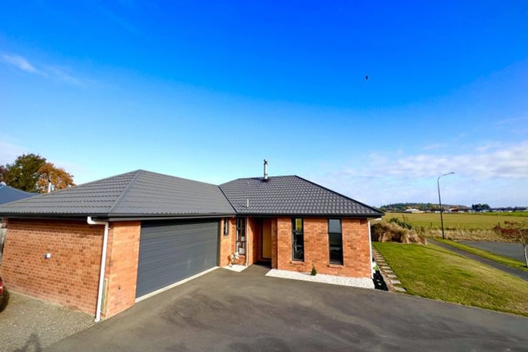 Photo of property in 1 Reeds Road, Darfield, 7510