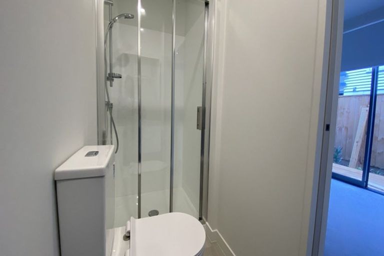 Photo of property in 5/2 Moor Avenue, Te Atatu Peninsula, Auckland, 0610