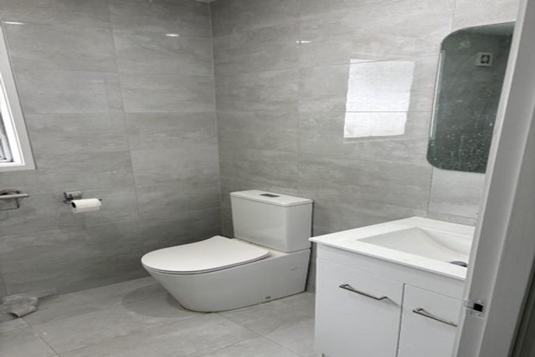Photo of property in 37a Regency Place, Sunnynook, Auckland, 0632