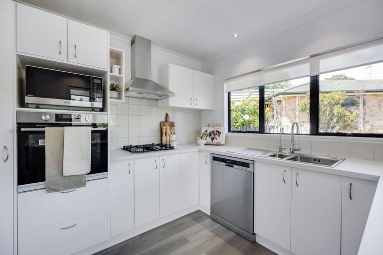 Photo of property in 12 Governor Grey Road, Snells Beach, 0920