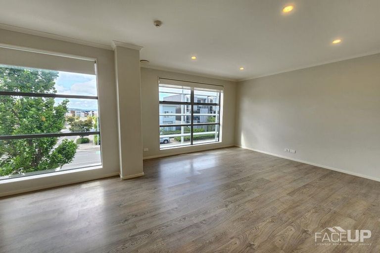 Photo of property in 148 Hobsonville Point Road, Hobsonville, Auckland, 0616