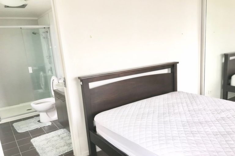 Photo of property in 135 Victoria Street, Cambridge, 3434