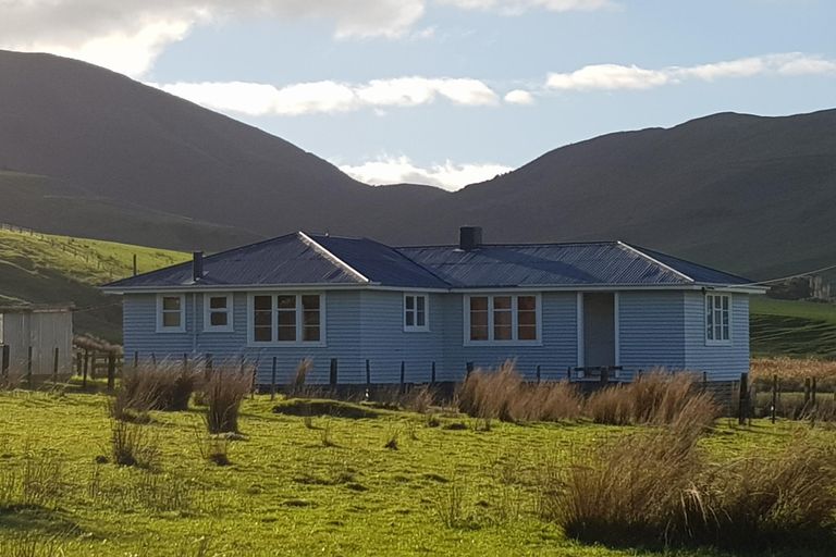 Photo of property in 32 Alfredton Road, Eketahuna, 4900