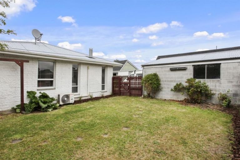 Photo of property in 59 Winters Road, Redwood, Christchurch, 8051