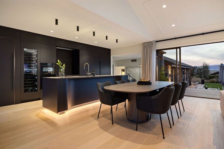 Photo of property in 6 Jacks Point Rise, Jacks Point, Queenstown, 9371