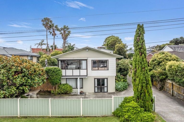 Photo of property in 1/23 Raines Avenue, Forrest Hill, Auckland, 0620