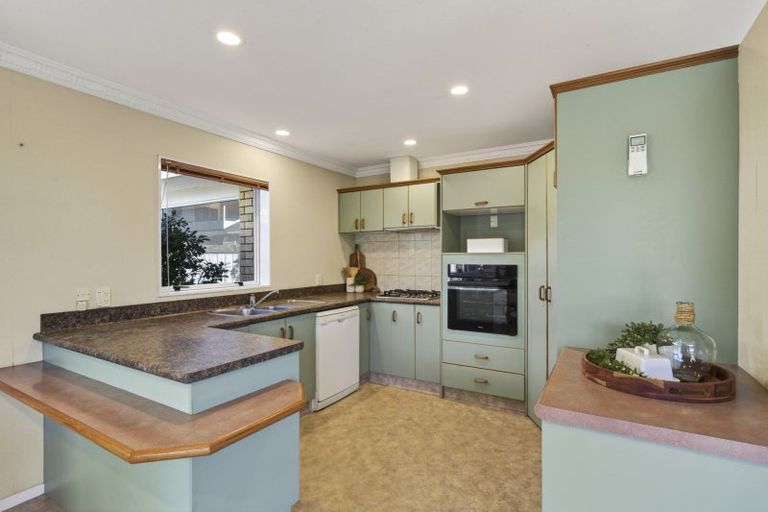 Photo of property in 3/20 Kellyville Heights, Merrilands, New Plymouth, 4312