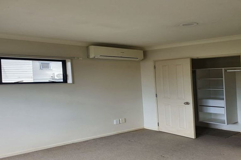 Photo of property in 52b Royal View Road, Te Atatu South, Auckland, 0610