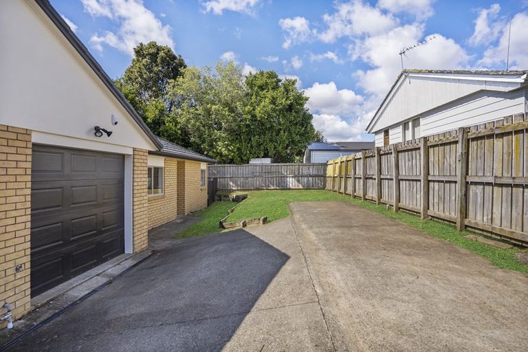 Photo of property in 70d Kayes Road, Pukekohe, 2120