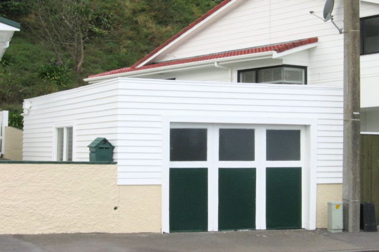 Photo of property in 200 The Esplanade, Island Bay, Wellington, 6023