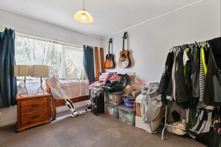 Photo of property in 2c Matipo Road, Te Atatu Peninsula, Auckland, 0610