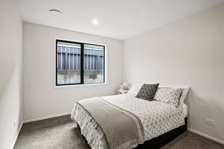 Photo of property in 2b Sandel Rise, Merrilands, New Plymouth, 4312