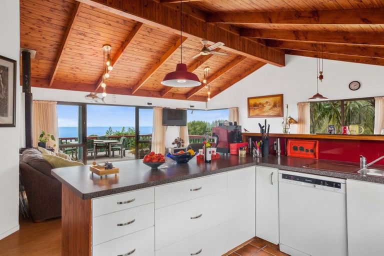 Photo of property in 8328 State Highway 35, Whanarua Bay, Te Kaha, 3199