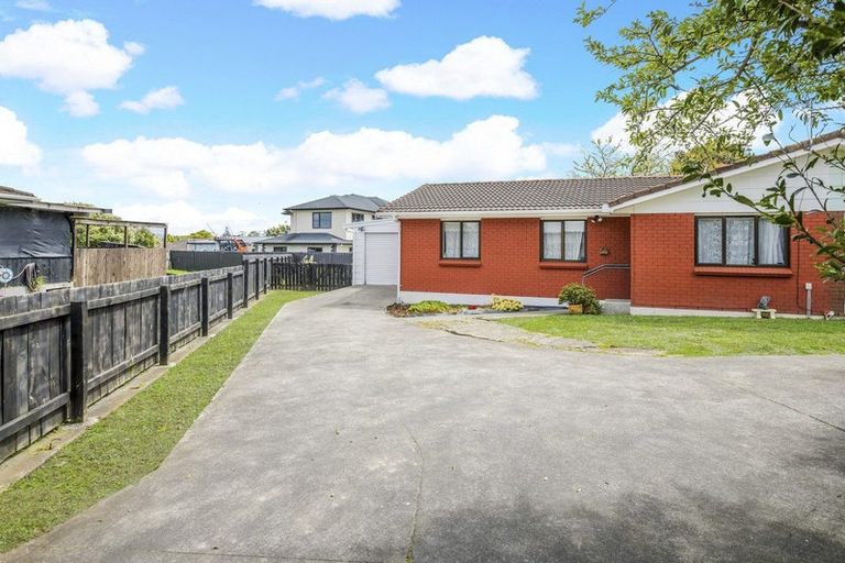 Photo of property in 1/15 Malte Brun Place, Papatoetoe, Auckland, 2025