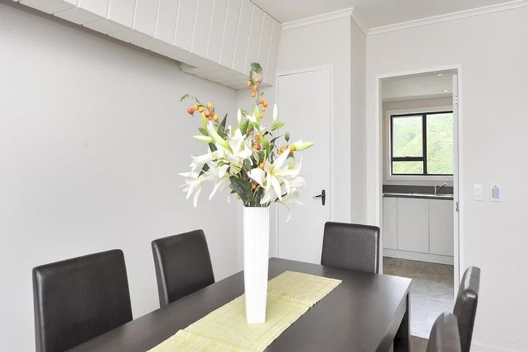 Photo of property in 12 Arizona Grove, Brooklyn, Wellington, 6021