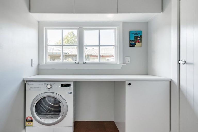 Photo of property in 17 Wilsons Road, Saint Martins, Christchurch, 8022