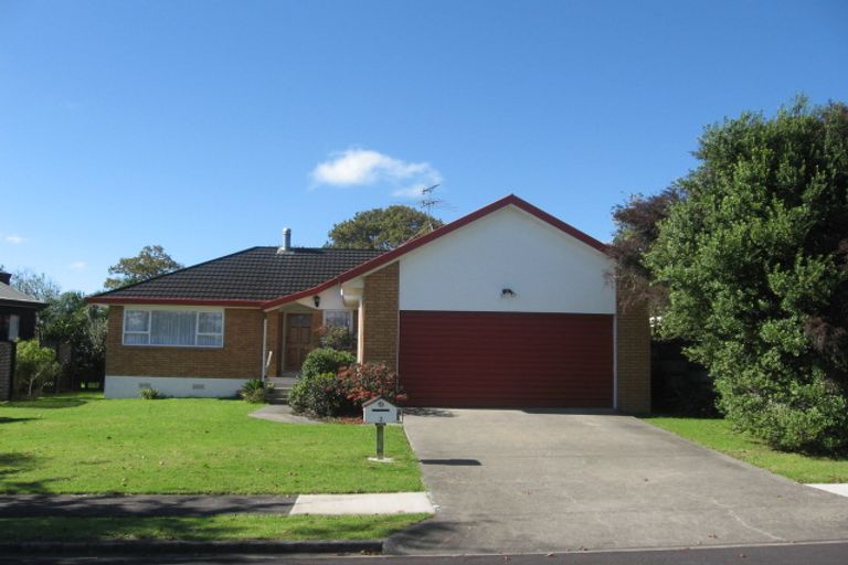 Photo of property in 3 Lochend Place, Highland Park, Auckland, 2010