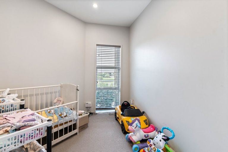 Photo of property in 4 Links Drive, Waiwhakaiho, New Plymouth, 4312