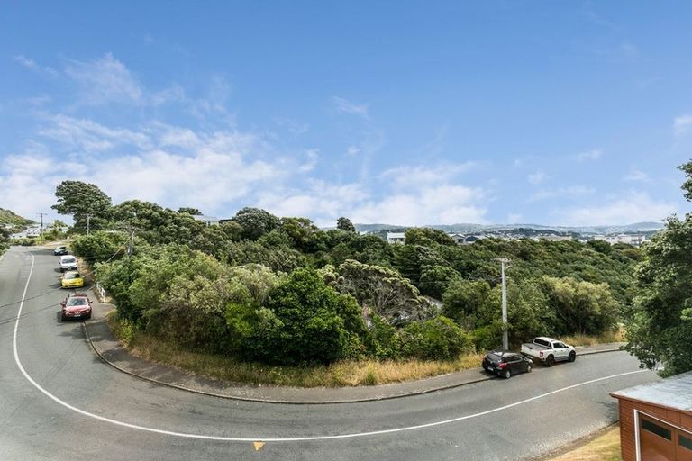 Photo of property in 21 Sidlaw Street, Strathmore Park, Wellington, 6022