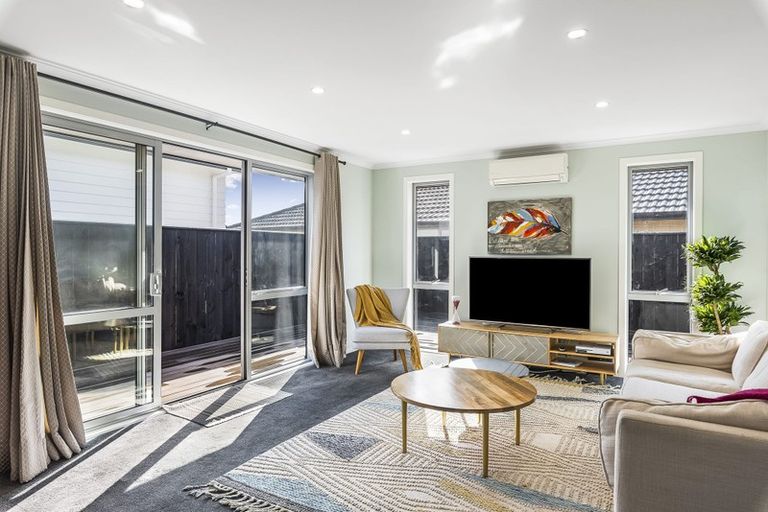 Photo of property in 35 Pohe Street, Waikanae, 5036