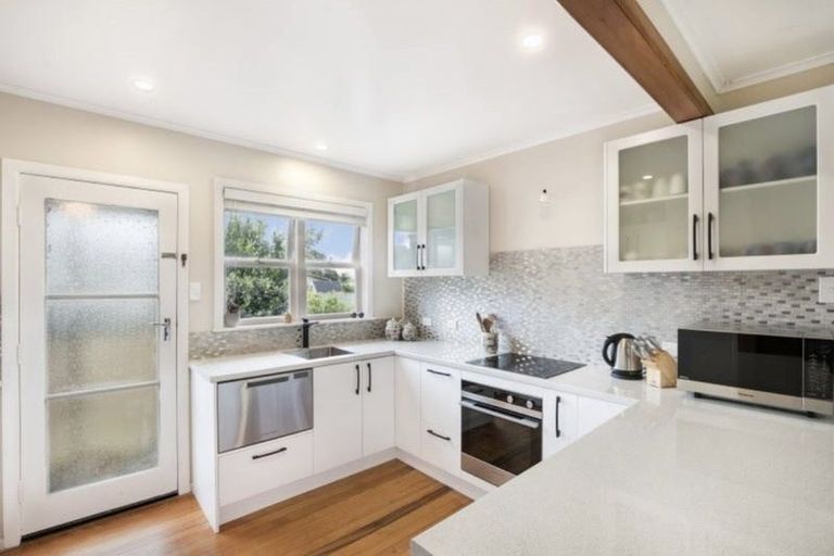 Photo of property in 1/37a Mcintyre Road, Mangere Bridge, Auckland, 2022