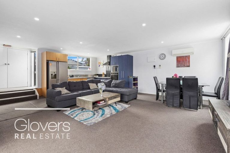Photo of property in 2/30 Ranui Station Road, Ranui, Auckland, 0612