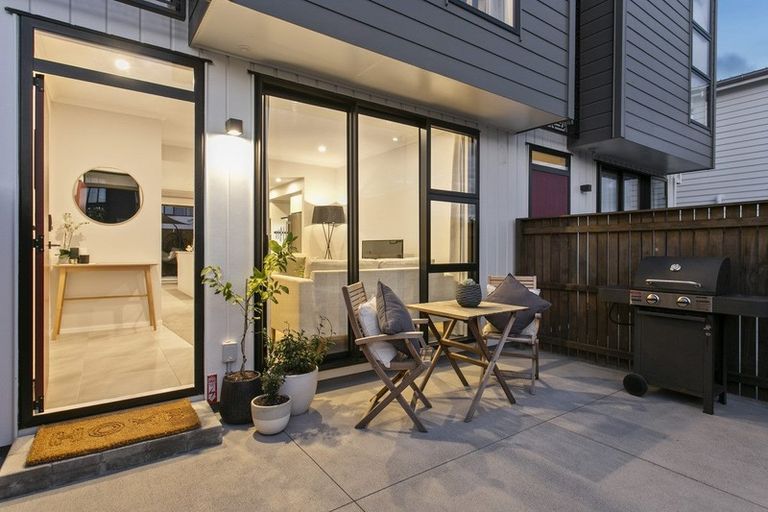 Photo of property in 7 Sacred Kingfisher Road, Hobsonville, Auckland, 0616