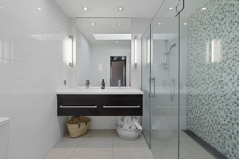 Photo of property in 14d Chilman Street, Strandon, New Plymouth, 4312