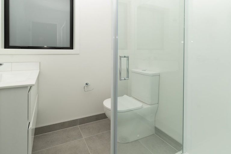 Photo of property in 13/1 Fruitvale Road, New Lynn, Auckland, 0600