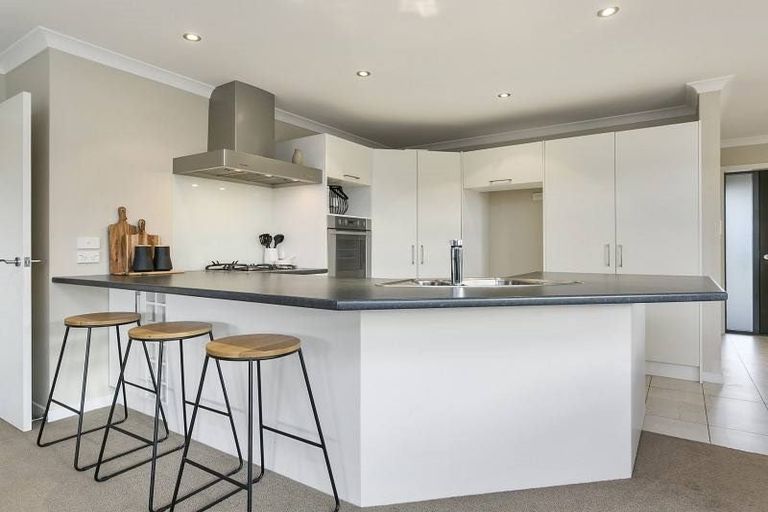 Photo of property in 23 Norfolk Drive, Cambridge, 3434