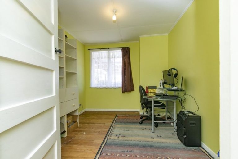 Photo of property in 86 Garfield Road, Helensville, 0800