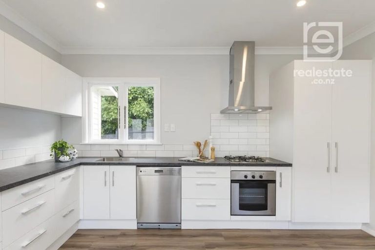 Photo of property in 42 Alfred Street, Roslyn, Palmerston North, 4414