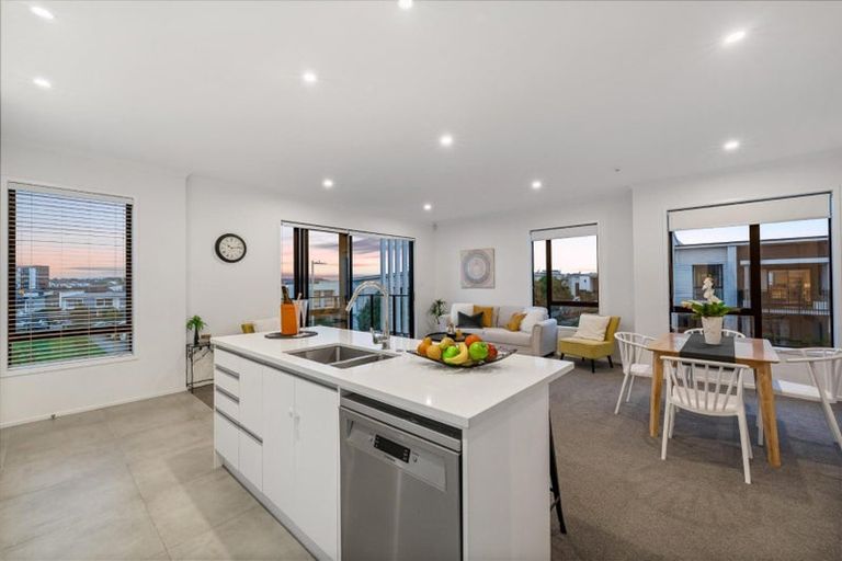 Photo of property in 16 Malcolm Calder Road, Hobsonville, Auckland, 0616