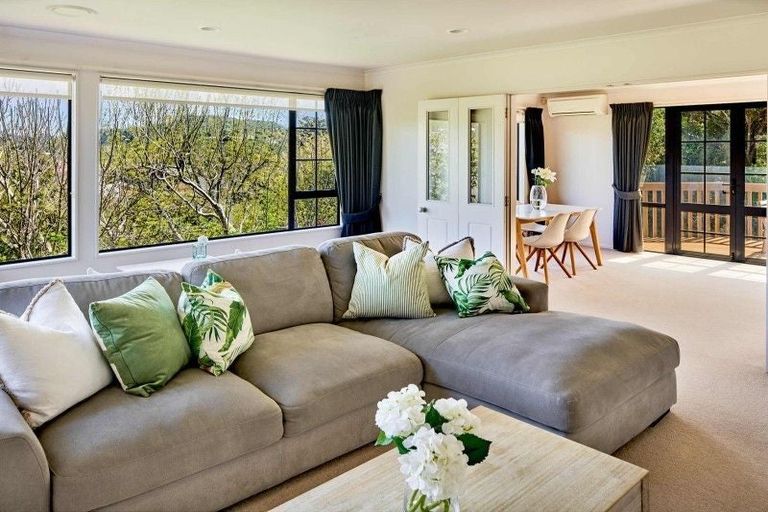 Photo of property in 14 Musket Lane, Whitby, Porirua, 5024