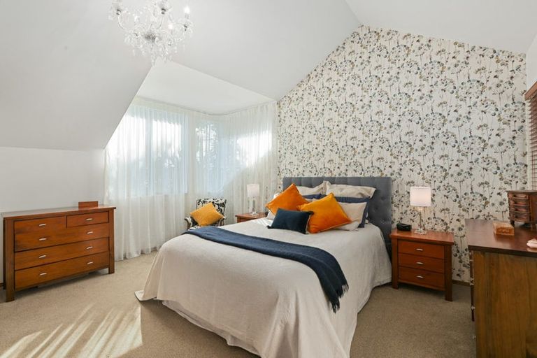 Photo of property in 1 Maygrove Drive, Orewa, 0931