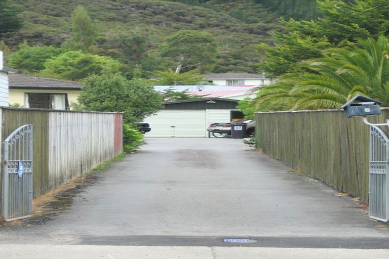 Photo of property in 82 Norana Road, Timberlea, Upper Hutt, 5018