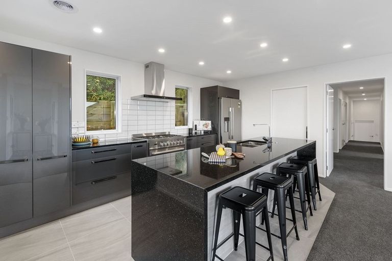 Photo of property in 103 Kakariki Grove, Waikanae, 5036