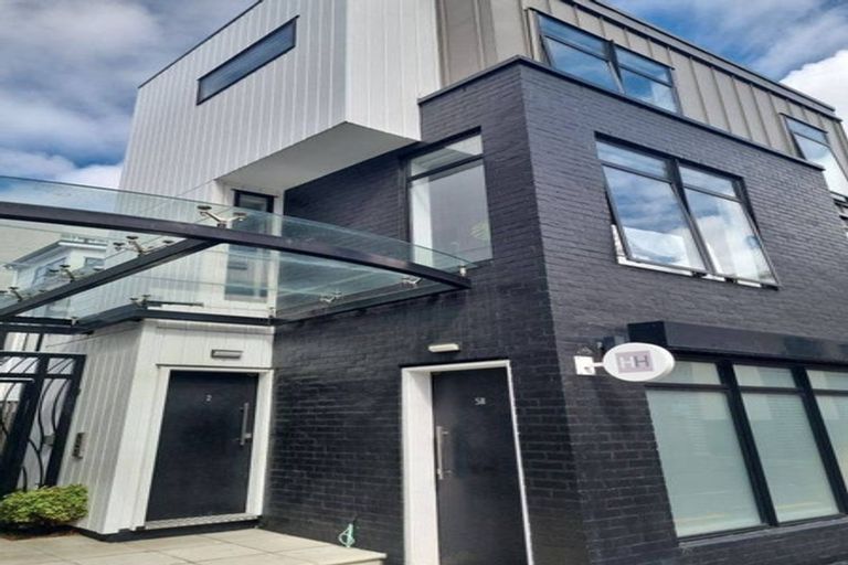 Photo of property in 2/5 Ebor Street, Te Aro, Wellington, 6011
