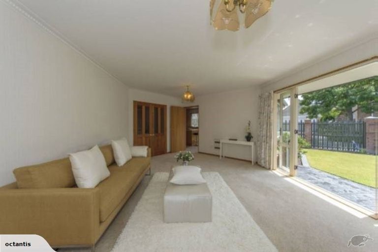 Photo of property in 42d Merrin Street, Avonhead, Christchurch, 8042