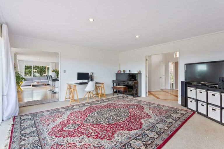 Photo of property in 135a Hutchinson Road, Helensville, 0875