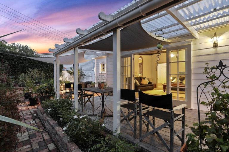 Photo of property in 15 Huia Road, Titirangi, Auckland, 0604