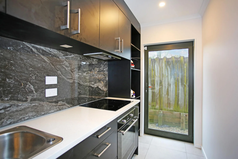 Photo of property in 112a Longford Park Drive, Takanini, 2112